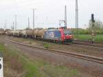 RE 482 028-8 fuhr am 27.04.2010 mit ihrem Chemie-Gterzug von Grokorbetha nach Ludwigshafen aus dem Bahnhof von Grokorbetha aus