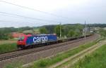 482 038 hat am 15.05.2010 mit einem schwach  ausgelasteten Containerzug den Haidinger  Bogen zwischen Wels und Haiding erreicht.