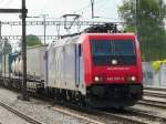 SBB Cargo - Lok 482 037-9 mit Gterzug bei der Durchfahrt im Bahnhof Wohlen am 29.05.2010