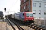 Von Mannheim Hbf.ber die neue Rheinbrcke kommend fhrt 482 015 von SBB Cargo auf dem Gtergleis durch die Station Ludwigshafen Mitte.