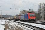 482 045- der SBB-Cargo zieht einen Containerzug durch Kln-West.