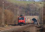 482 000-7 zieht am 03.03.2011 einen Containerzug aus Richtung Kln bei Eilendorf ber die KBS 480 nach Aachen West.