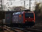 Am 24.03.2011 kommt aus Richtung Kln 482 029-6 mit einem Containerzug in Aachen West an.