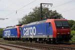 SBB Cargo 482 007+482 001 legen sich am 4.6.11 auf dem Weg nach Duisburg-Ruhrort Hafen in die Kurve.Hier in Duisburg-Neudorf.