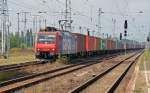 482 033 zog einen Containerzug am 25.08.11 durch Stendal Richtung Magdeburg.