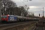 Die SBB Cargo 482 021 zog am 28.12.11 einen Kesselwagenzug durch Ratingen-Lintorf.