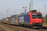 SBB Cargo 482 026 am 11.2.12 mit einem kurzen KLV bei der Durchfahrt durch Ratingen-Lintorf.