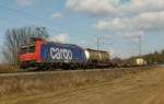 SBB Cargo Re 482 017-1 ist mit einem Containerzug am 20.02.2012 bei Waghusel