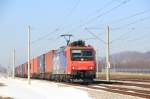 Die SBB 482 018-9 zieht einen Containerzug am 23.02.12.