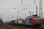 Die SBB Cargo 482 016 fuhr am 18.2.12 mit einem Containerzug durch Ratingen-Lintorf.