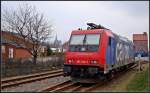 482 040-3 vor dem Stralsunder Nordhafen.