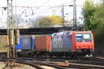 Eine Schweizer 482 016-3 von SBB Cargo kommt mit einem Containerzug aus Italien ber Kln nach Belgien und fhrt in Aachen-West ein am 22.4.2012