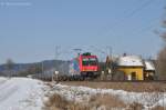 Re 482 049 bringt am 11.02.2012 den zweiten Teil des Tchibo-Zuges nach Neumarkt.