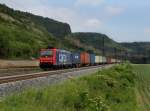 Die Re 482 010 mit einem Containerzug am 02.06.2012 unterwegs bei Karlstadt.