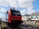 482 010-6 von sbbcargo, durchfhrt mit einem Containerzug Rdesheim; 120829