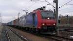 18.12.2012 BR 482 der SBB mit Containerzug im Bf.Werdau.