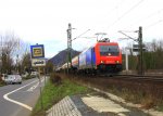 482 043-7 von der SBB Cargo kommt mit einem Kesselzug aus Kln nach Sden und fhrt durch Bad-Honnef am Rhein auf der rechten Rheinstrecke(KBS 465) und fhrt in Richtung Koblenz bei Wolken am