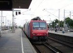 Beim Stbern im Archiv gefunden: Zwei Schweizer zu Gast in Hamburg Altona, hier warten 482 006-4 und 421 394-8 auf die Abfahrt.