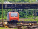 482 004-9 von SBB Cargo rangiert in Aachen-West bei Sonne und Wolken im Mix am 1.6.2013.