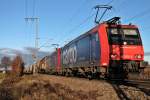 SBB Cargo Re 482 012-2 zusammen mit Re 482 020-5 am 07.12.2013 bei der Durchfahrt mit dem BASF-Zug aus Ludwigshafen in Müllheim (Baden) gen Basel.