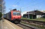 482 011-4 von SBB Cargo kommt durch Kohlscheid als Umleiter aus Richtung Neuss,Herzogenrath mit einem langen Containerzug aus Gallarate(I) nach Antwerpen-Oorderen(B)  und fährt die