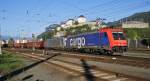 482 045-2 SBB Cargo und 186 290-3 LM sind am 23.9.2014 mit dem Schrottzug nach Italien unterwegs. Hier bei der Ausfahrt in Kufstein. Bis Kufstein hat eine BR 139 von Lokomotion die Traktion übernommen.