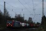 SBB Cargo 482 007 am 5.12.13 mit einem Containerzug in Ratingen-Lintorf.