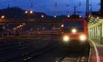 Die 482 043-7 der SBB Cargo, vermietet an Transpetrol, steht am Morgen des 20.12.2014 mit dem Schneeexpress (DRV 13489) in Kufstein.