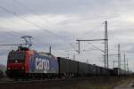 SBB Cargo 482 032 zog am 15.2.14 für die CFL Cargo einen Blackbox Containerzug durch Dedensen-Gümmer.Am Zugschluss hing noch EBM 140 003.