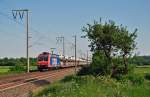 482 032-0 fuhr am 05.06.2015 mit einem BLG Autozug nach Emden, hier bei Veenhusen.