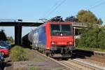 Durch Orschweier fuhr späten Mittag des 23.09.2014 die Re 482 020-5 von SBB Cargo mit einem Kesselwagnezug gen Süden.