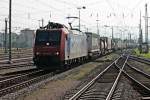 Nachdem am 04.10.2014 die Re 482 000-7  Köln  einen Containerzug zum Rangierbahnhof Muttenz gebracht hatte, fuhr sie nun zum zweiten Mal mit einem neuen Containerzug in Richtung Norden durch den