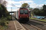 Re 482 001-5 am 17.10.2014 bei der Durchfahrt mit einem KLV in Orschweier in Richtung Offenburg.