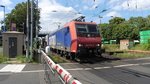 Die SBB Cargo 482 016-3 mit einem Güterzug von Köln aus Richtung Koblenz und vermutlich auch Weiter bei der Durchfahrt durch Königswinter.