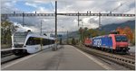 S12 mit GTW 526790-1 sowie abgestellt Re 482 001-5 und Re 4/4 11177. (18.10.2016)