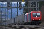 484 017 together with 484 012 heading northbound with a LKW Walter-KLV short before reaching Gümligen near Bern (17.02.2020).