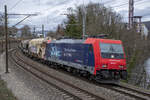 484 011 ist unterwegs in den RBL, aufgenommen zwischen Turgi und Baden am 03.01.2022.