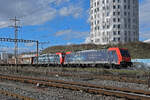 Doppeltraktion, mit den Loks 484 011-2 und 484 004-7 durchfährt am 23.02.2024 den Bahnhof Pratteln.