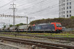 Re 484 011-2 durchfährt am 09.09.2024 den Bahnhof Pratteln.