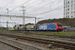 Re 484 010-4 durchfährt am 24.09.2024 den Bahnhof Pratteln.