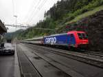 E 484 019 mit EC nach Milano am 11.06.2011 bei Wassen.