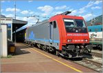 In Domodossola wartet die SBB Re 484 016 mit ihrem CIS EC auf die Abfahrt Richtung Milano.