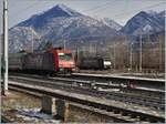 Da die Re 474 (E 189 983) von SBB Cargo International etwas gar weit weg war, musste die SBB Re 484 014 noch in ChemOil Beschriftung als  Hauptmotiv  herhalten.