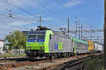 Re 485 019-4 durchfährt den Bahnhof Pratteln.