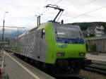 Ins Bw Spiez rckt am 11.07.2005 die BLS Re 485 007 ein.