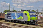 Re 485 003-8 wartet in der Abstellanlage beim badischen Bahnhof auf den nächsten Einsatz.