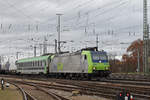 Re 485 014-5 durchfährt den badischen Bahnhof.