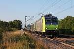 Am Abend des 20.07.2017 bespannte Re 485 001-2  Haltingen  eine RoLa (Freiburg (Brsg) Rbf - Novara Boschetto), als sie bei Buggingen in Richtung Schweiz fuhr.