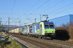 Doppeltraktion, mit den Loks 485 004-6 und 186 105-3 fährt Richtung Bahnhof Itingen.