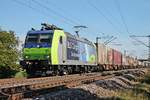 Am Morgen des 11.09.2018 fuhr Re 485 016 mit dem Hectorrail-Containerzug aus Rheinhausen bei Hügelheim durchs Markgräflerland in Richtung Basel.